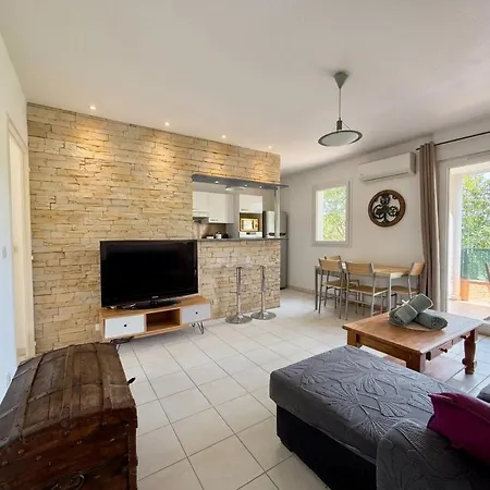 Cozy Place With Swimming Pool, Terrace And Small Garden Sainte-Maxime