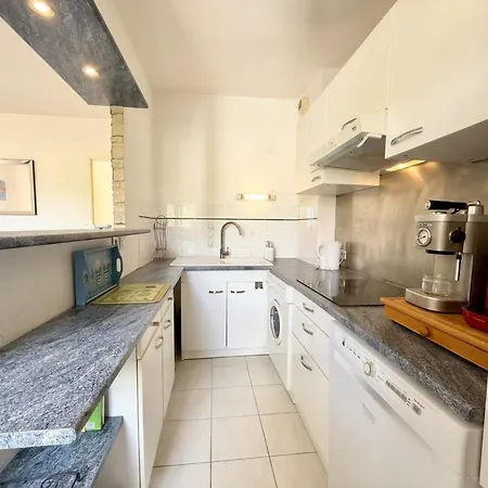 Appartement Cozy Place With Swimming Pool, Terrace And Small Garden *